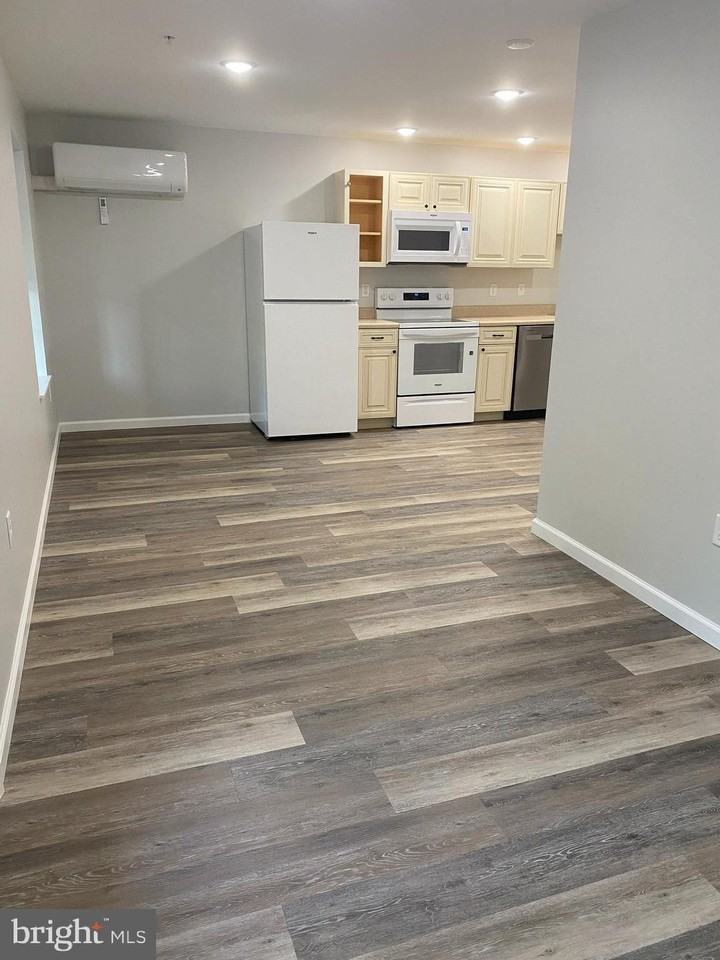 65 Woods Edge Rd #17 - Photo 2 of 10