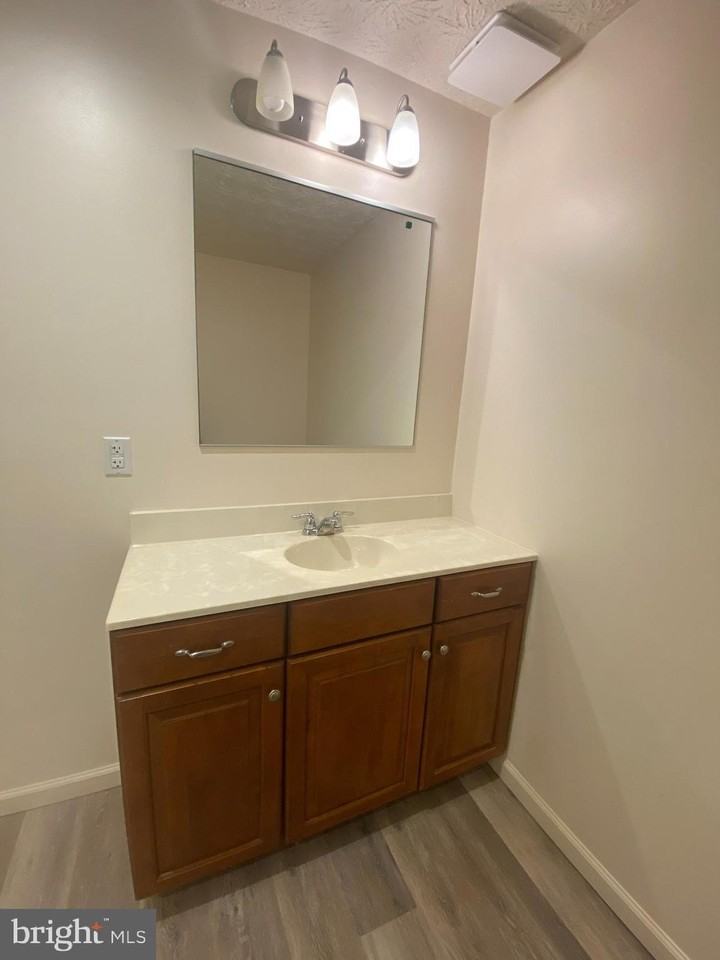 65 Woods Edge Rd #17 - Photo 7 of 10