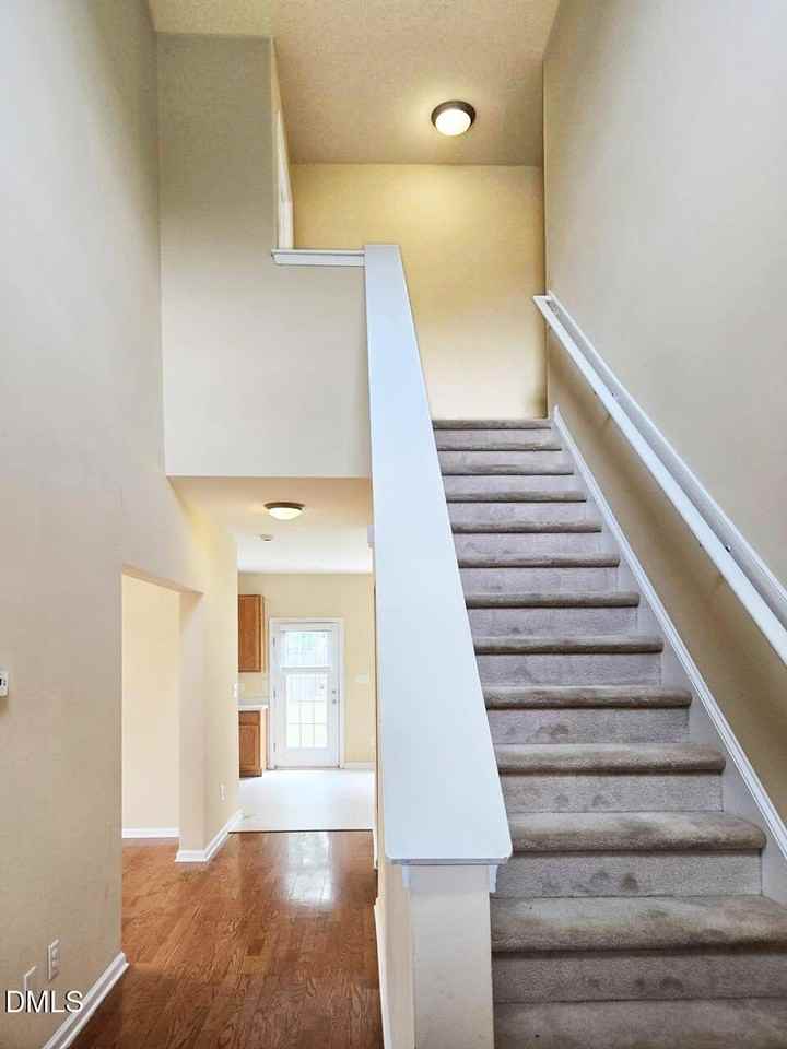 105 Chandler Springs Dr - Photo 2 of 17