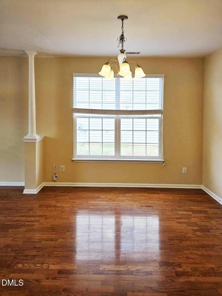 105 Chandler Springs Dr - Photo 4 of 17