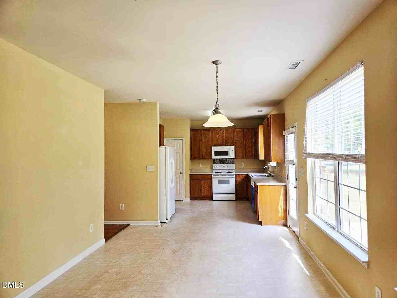 105 Chandler Springs Dr - Photo 6 of 17