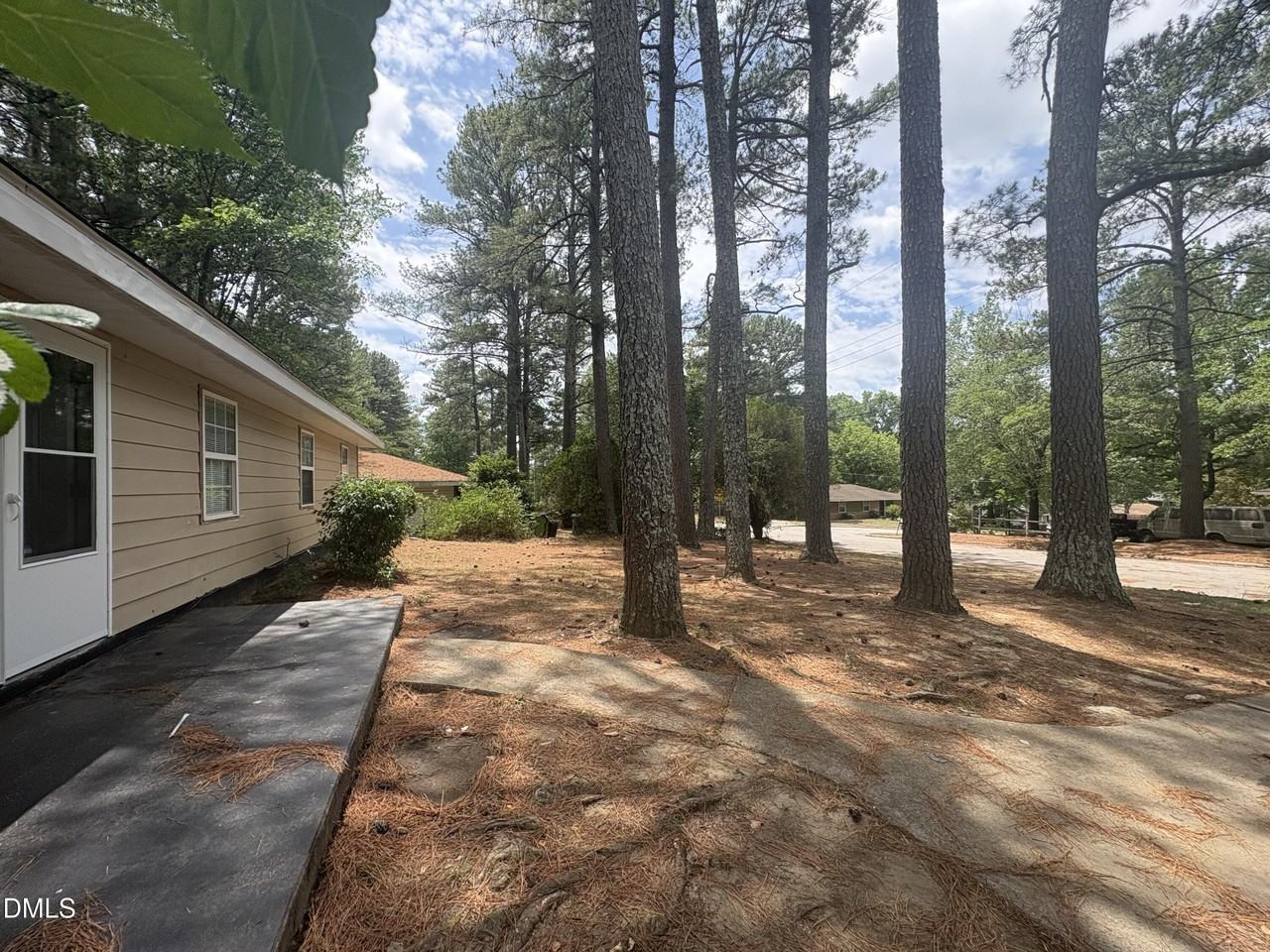 745 Grantland Dr - Photo 2 of 23