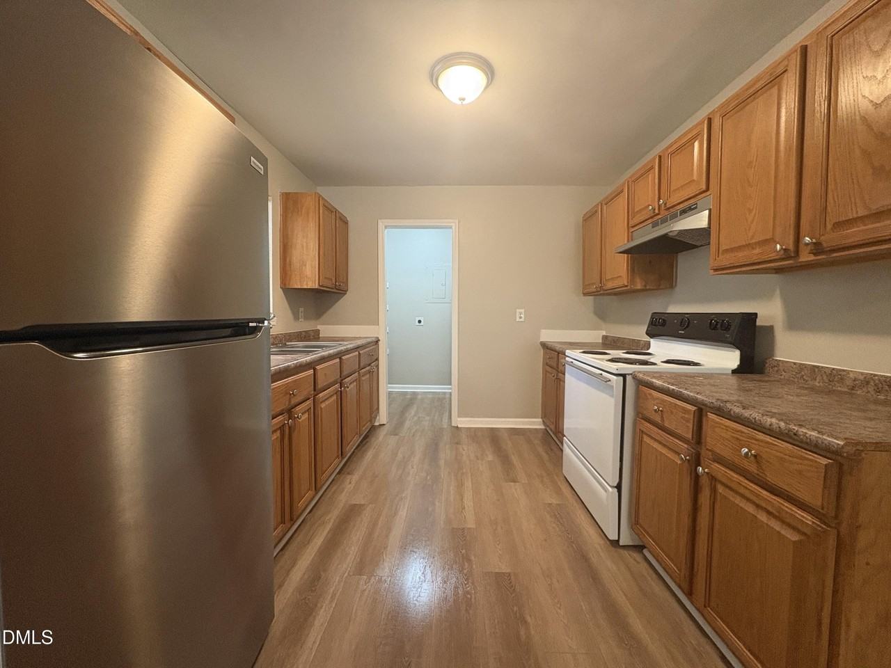 745 Grantland Dr - Photo 4 of 23