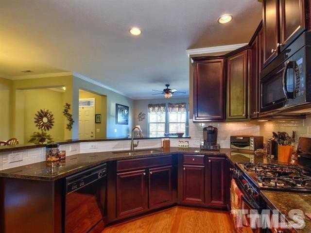 1528 Alemany St - Photo 6 of 12