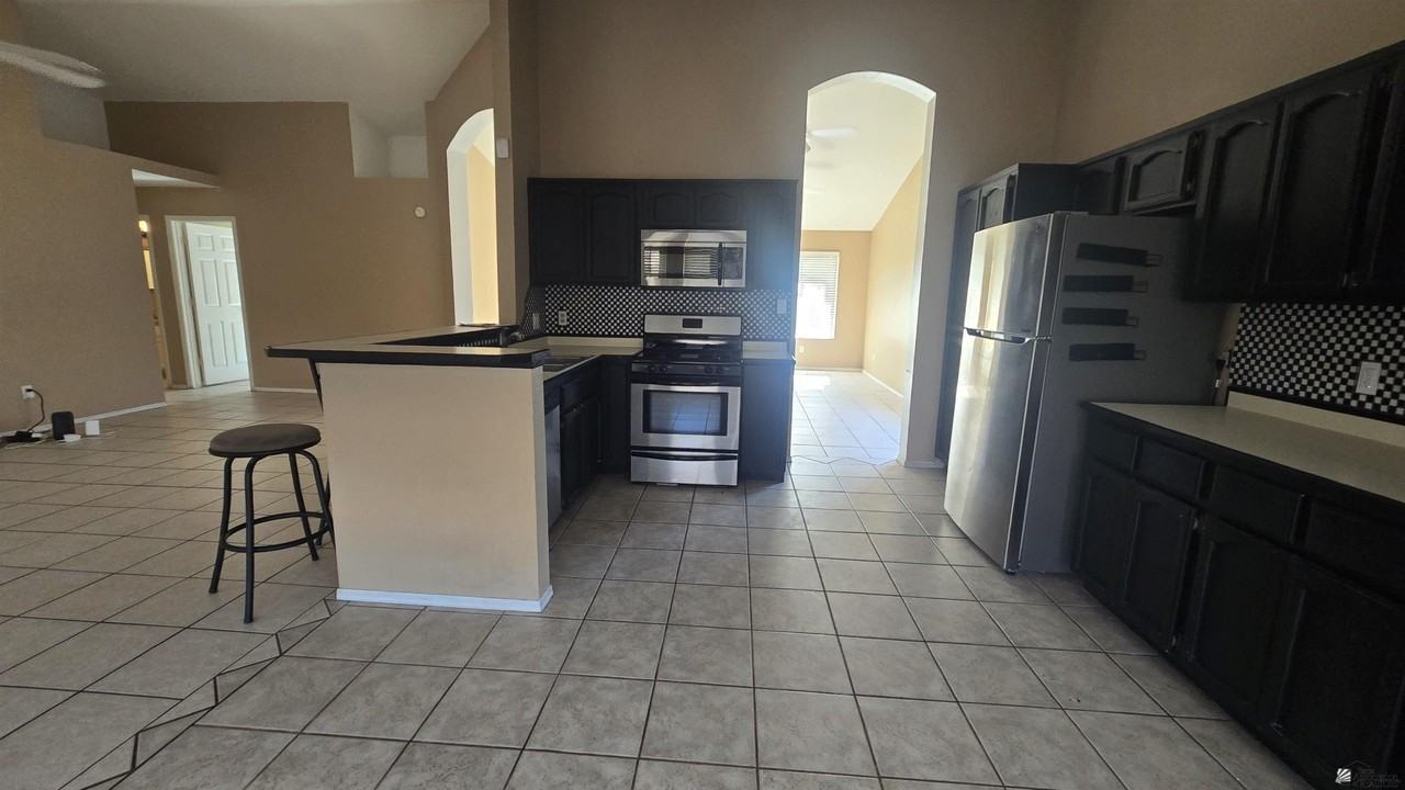 1541 S 34th Ave - Photo 6 of 23