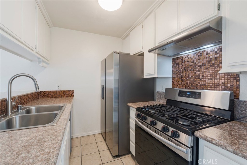 2306 Delaware St #B - Photo 5 of 22