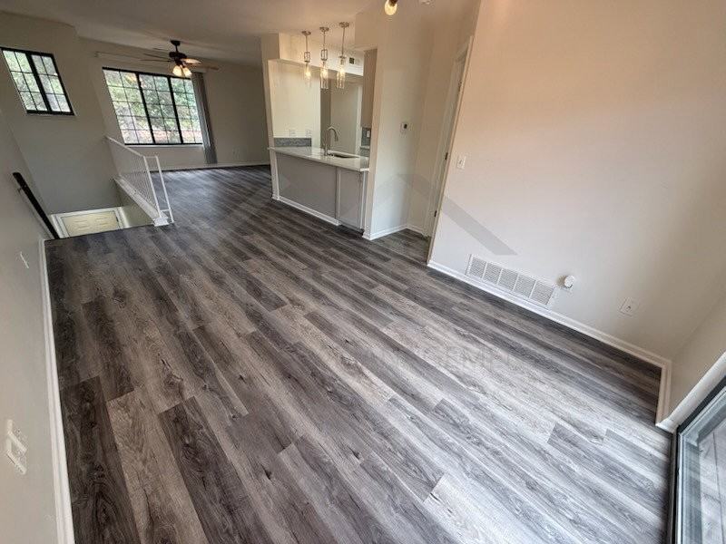 1560 Meadow Side Dr - Photo 2 of 8