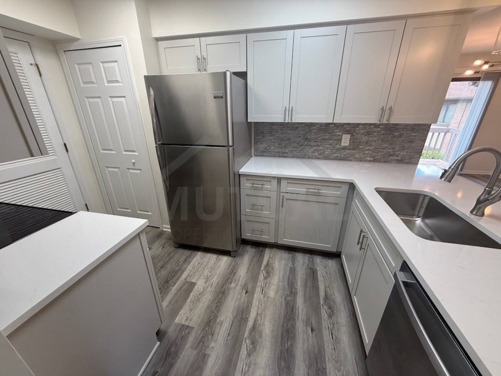1560 Meadow Side Dr - Photo 6 of 8