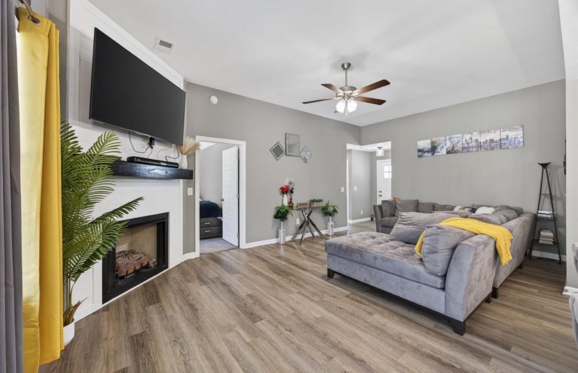 1469 Fredrick Dr #1 - Photo 6 of 10