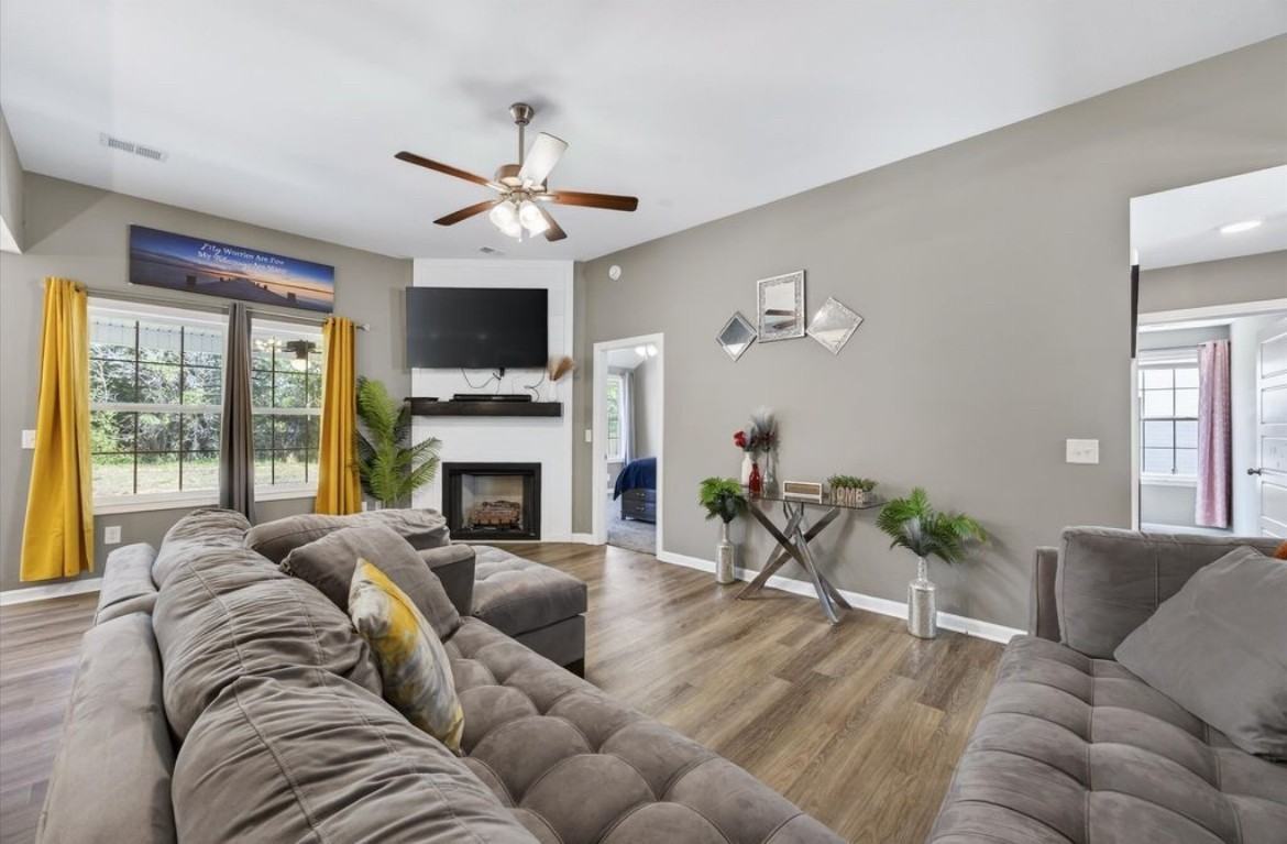 1469 Fredrick Dr #1 - Photo 7 of 10