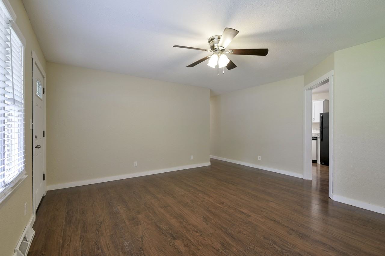 1137 W Main St #1 - Photo 5 of 32