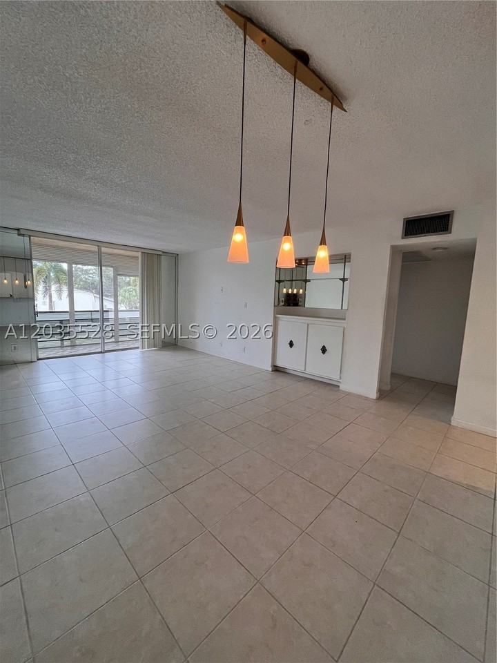 403 Nw 68th Ave #206 - Photo 4 of 12