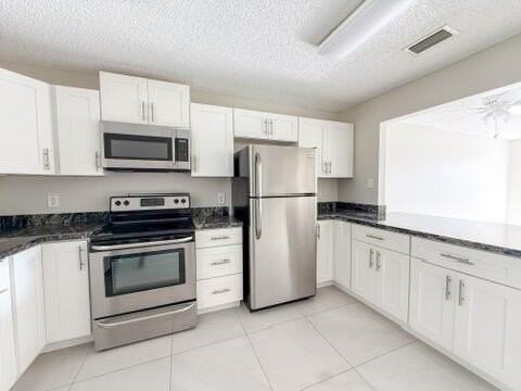 1515 N Federal Hwy #8 - Photo 5 of 17