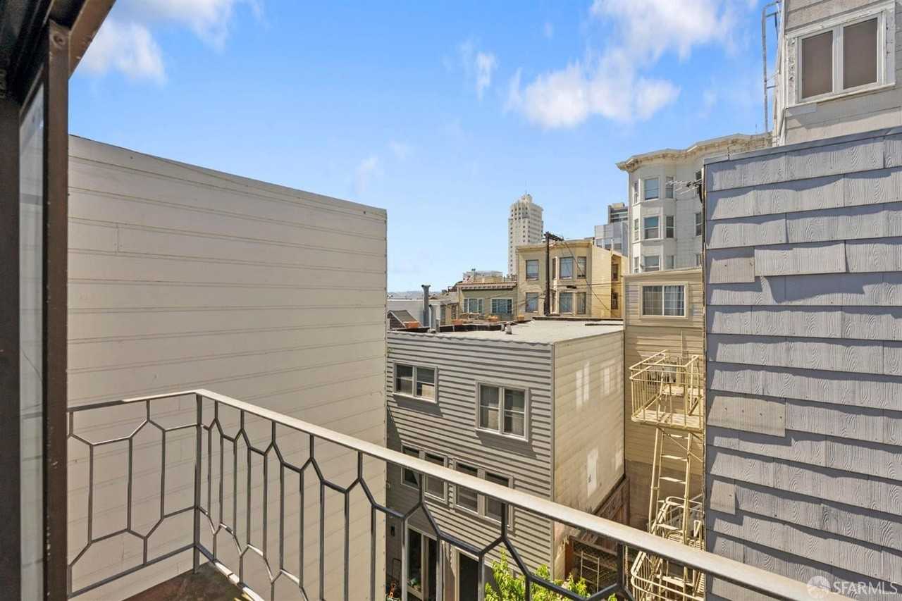 1212 Pacific Ave #3 - Photo 6 of 29