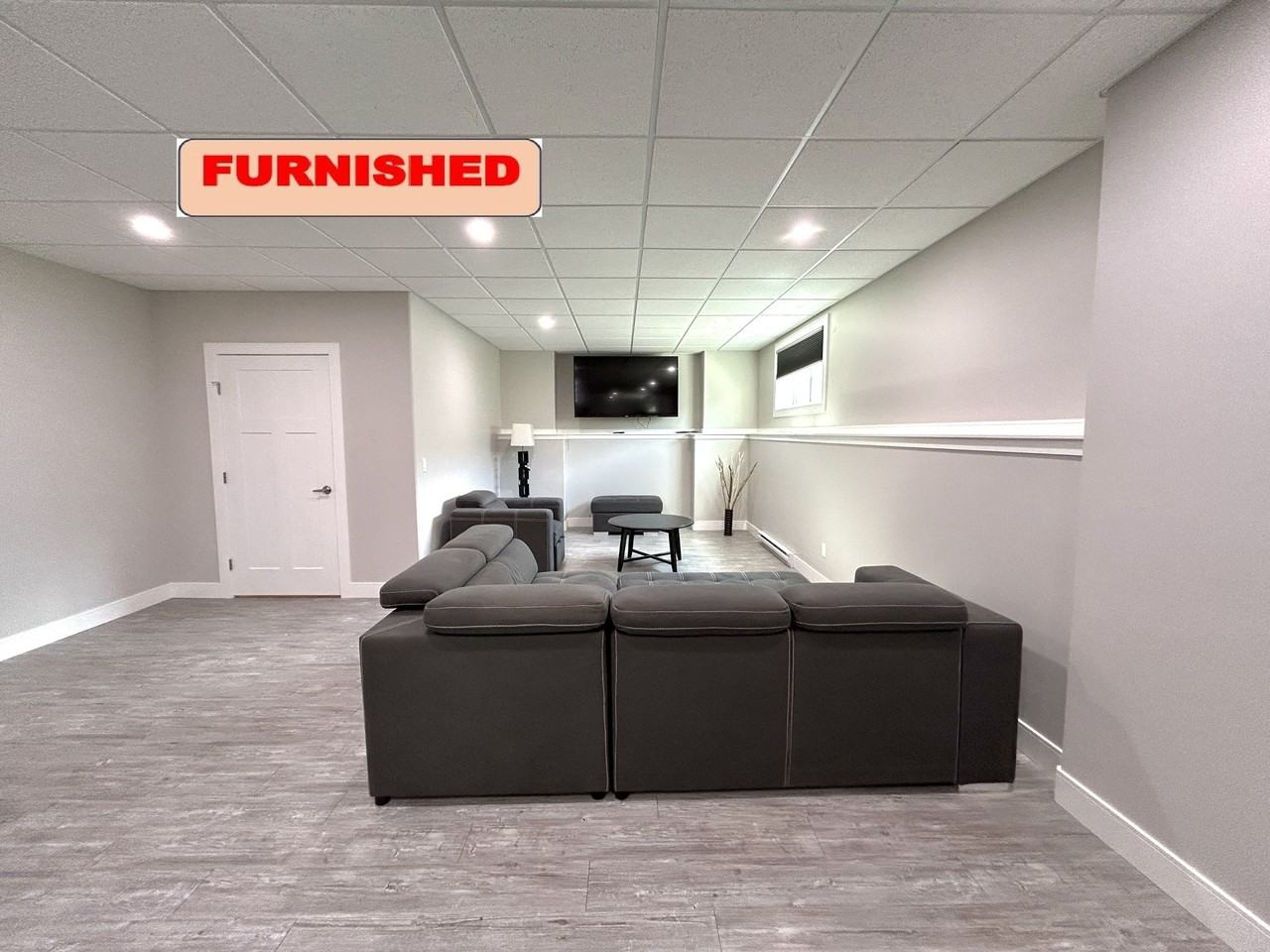 8304 B-8304 81 St - Photo 3 of 16