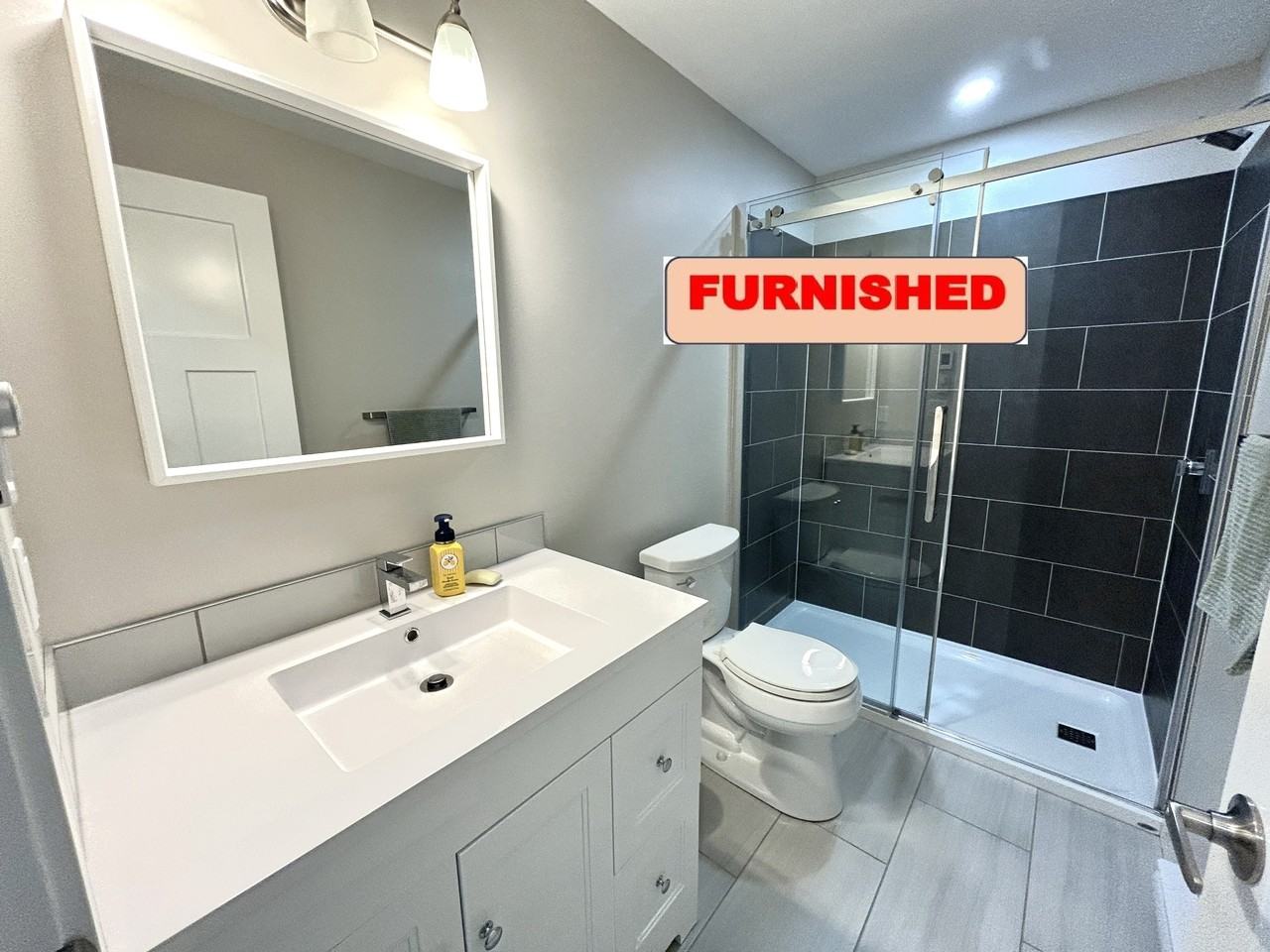 8304 B-8304 81 St - Photo 4 of 16