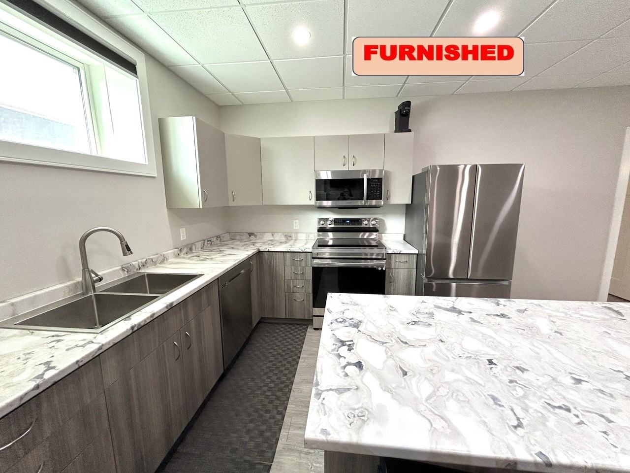 8304 B-8304 81 St - Photo 6 of 16