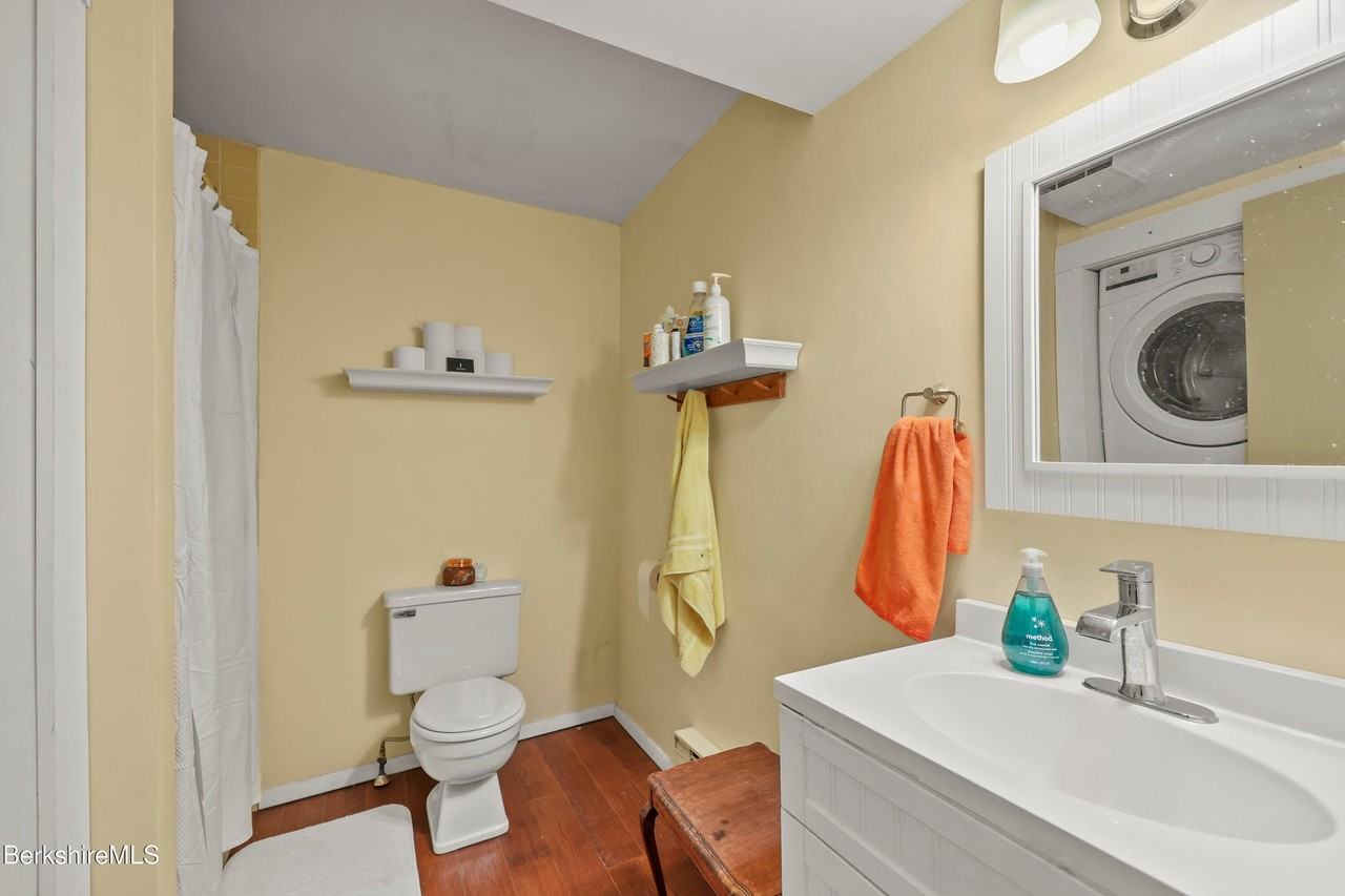 203 Main St #2 - Photo 6 of 10