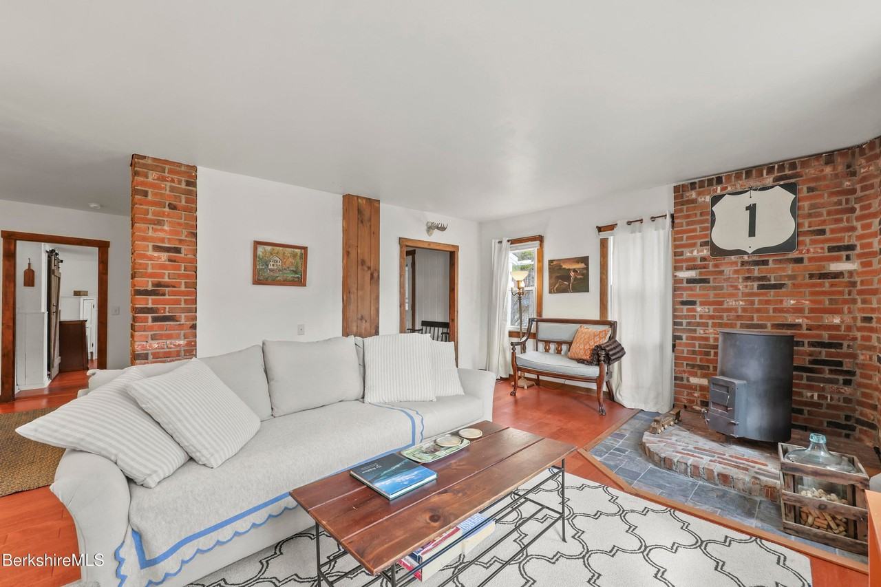 203-205 Main St Frnt #1 - Photo 4 of 18