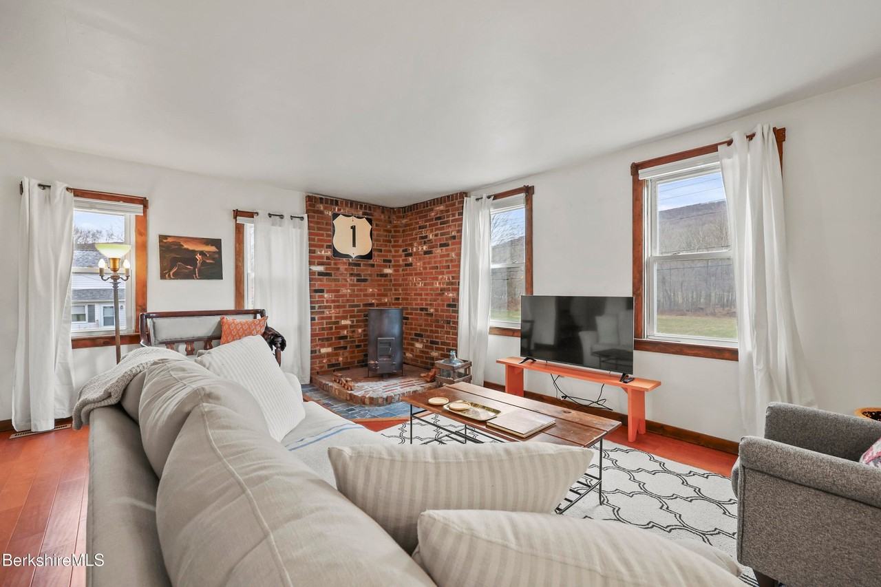 203-205 Main St Frnt #1 - Photo 5 of 18