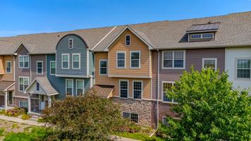 featured image of 3600 Se Glenstone Dr #807