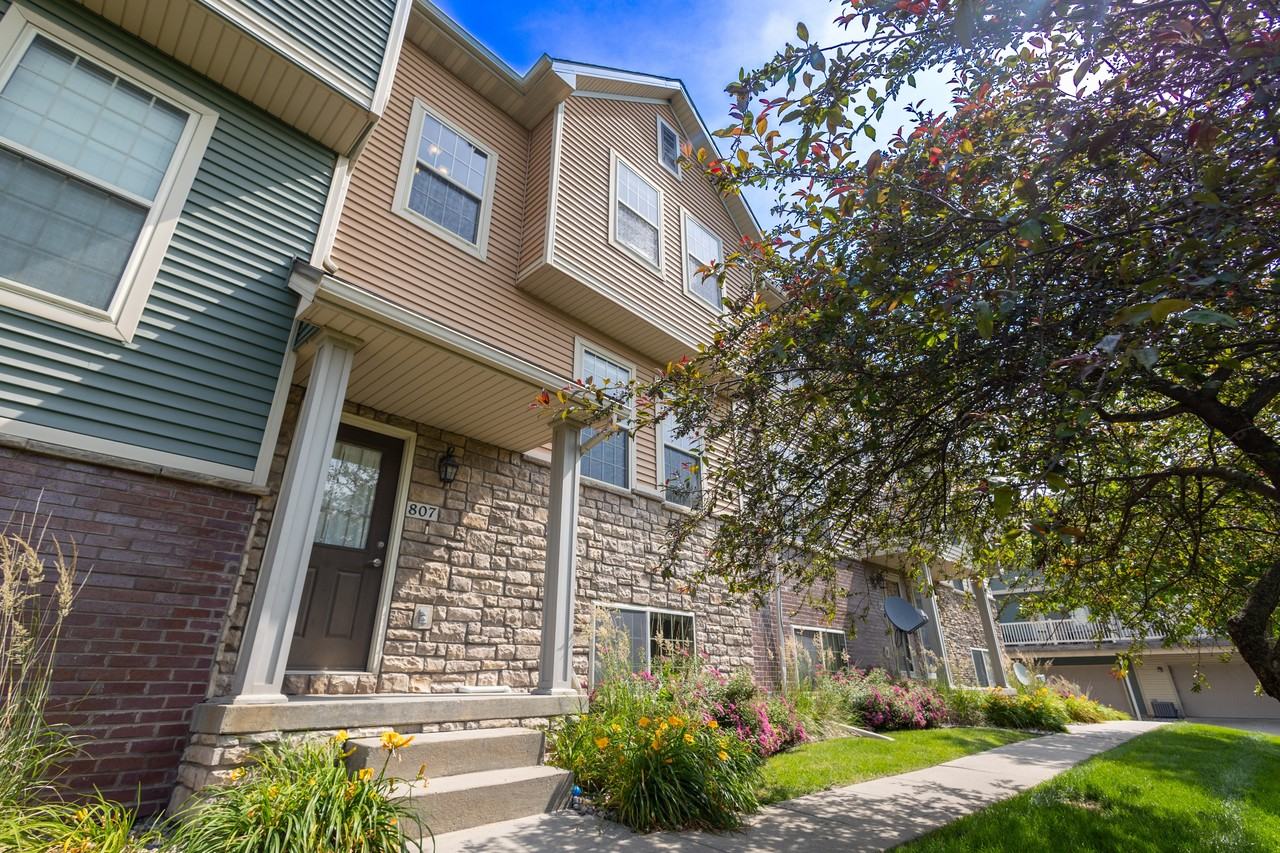 3600 Se Glenstone Dr #807 - Photo 2 of 19