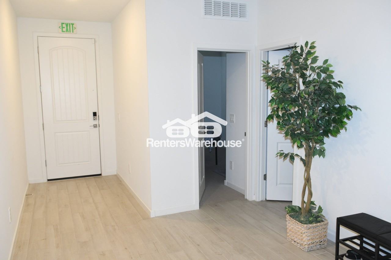 16009 W Cottontail Ln - Photo 4 of 21