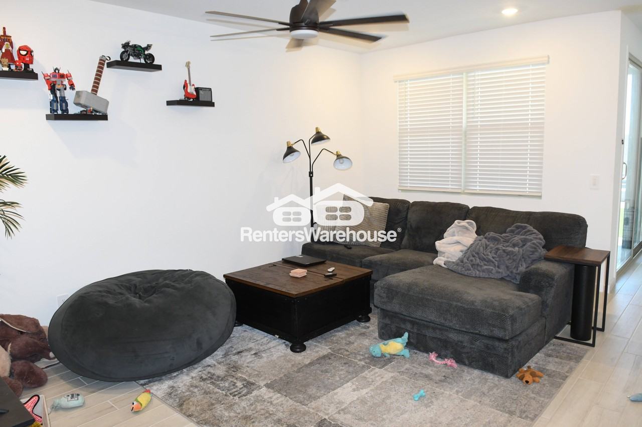 16009 W Cottontail Ln - Photo 7 of 21