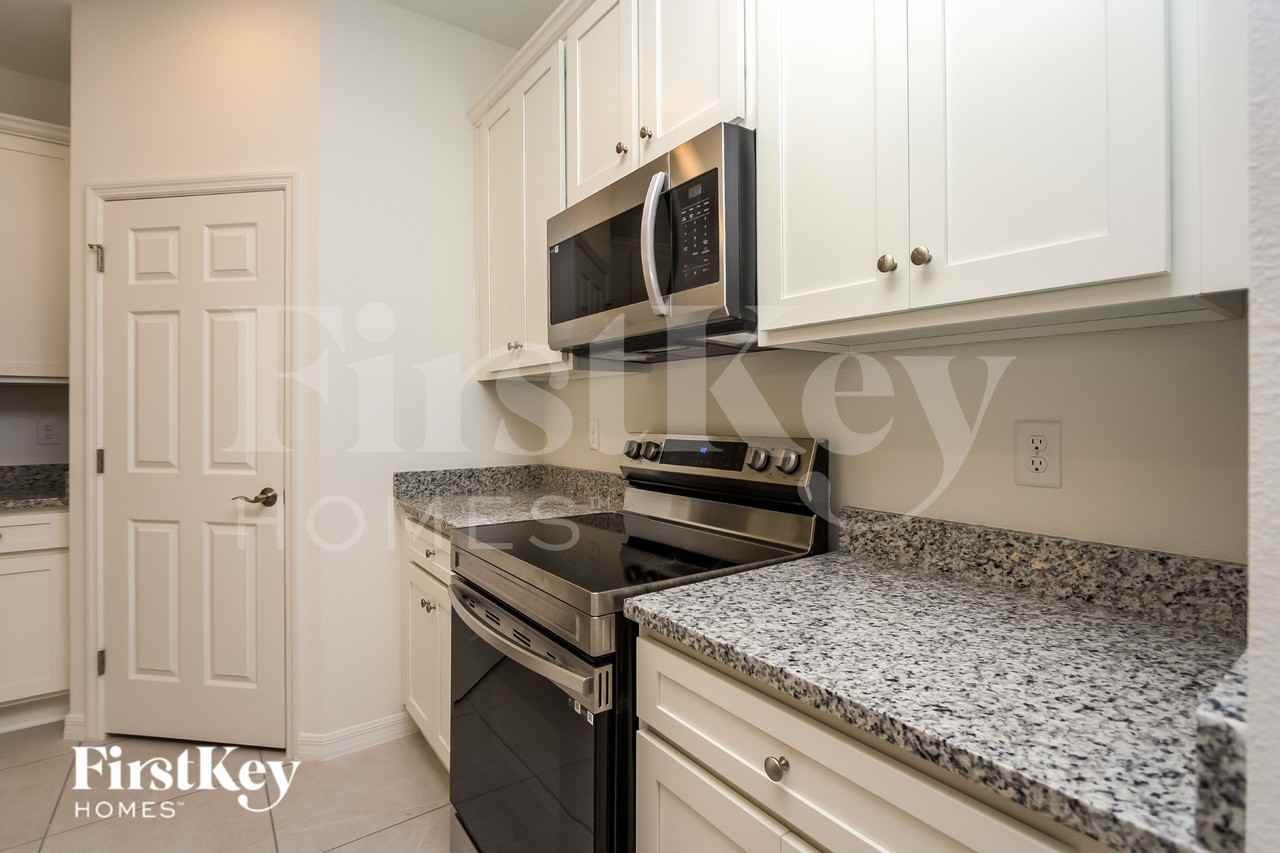 336 Corbel Ln - Photo 5 of 16