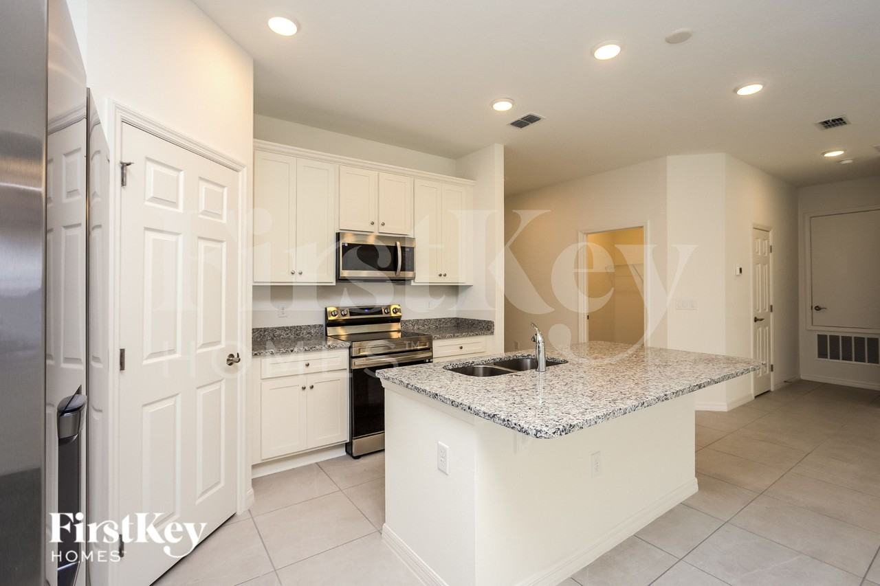 336 Corbel Ln - Photo 7 of 16