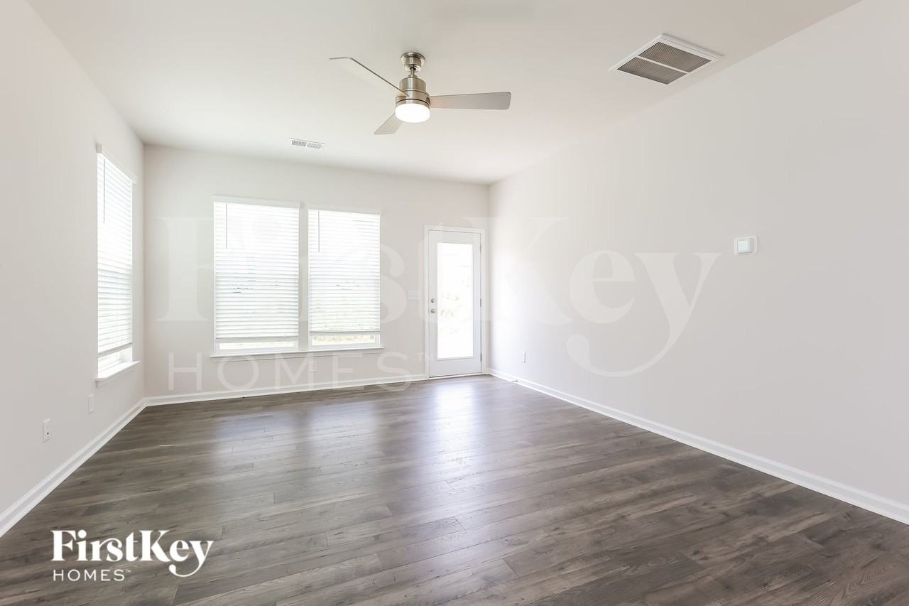 619 Goldburn Way - Photo 3 of 16