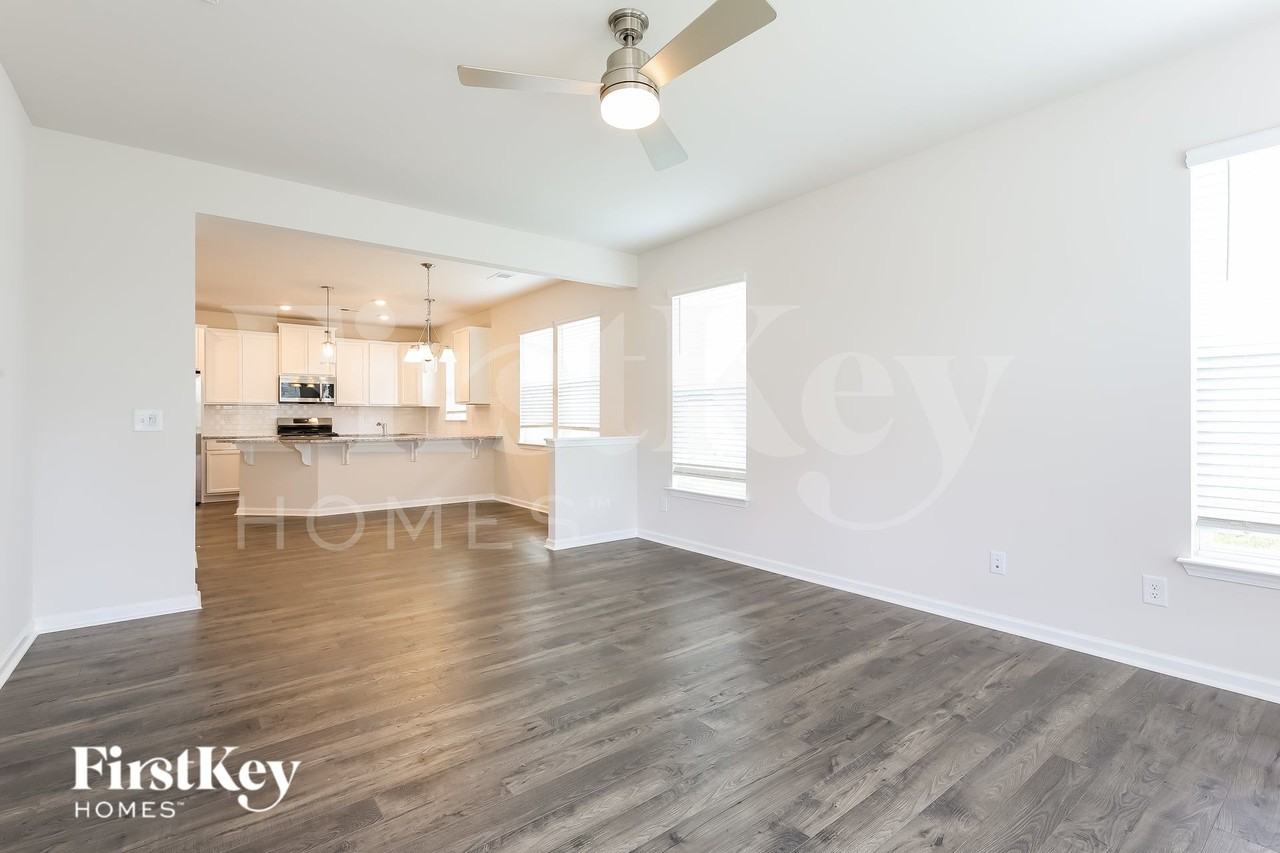 619 Goldburn Way - Photo 4 of 16