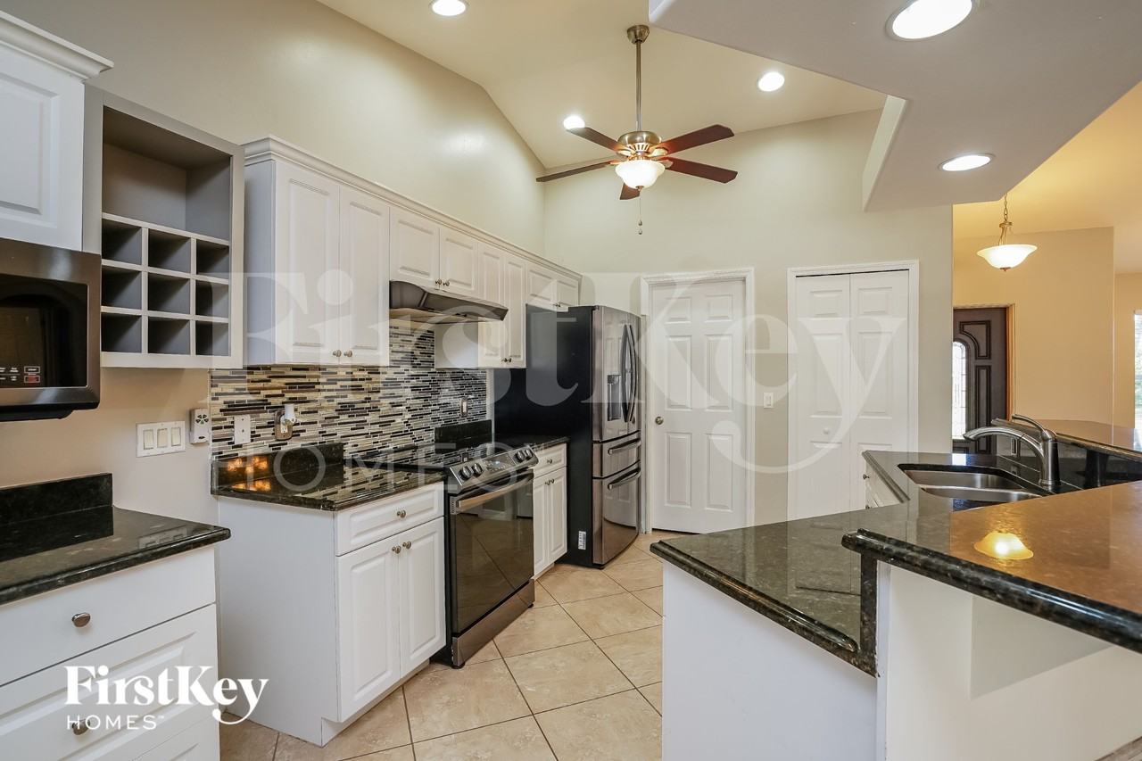 1217 Sw 35th Ter - Photo 6 of 15