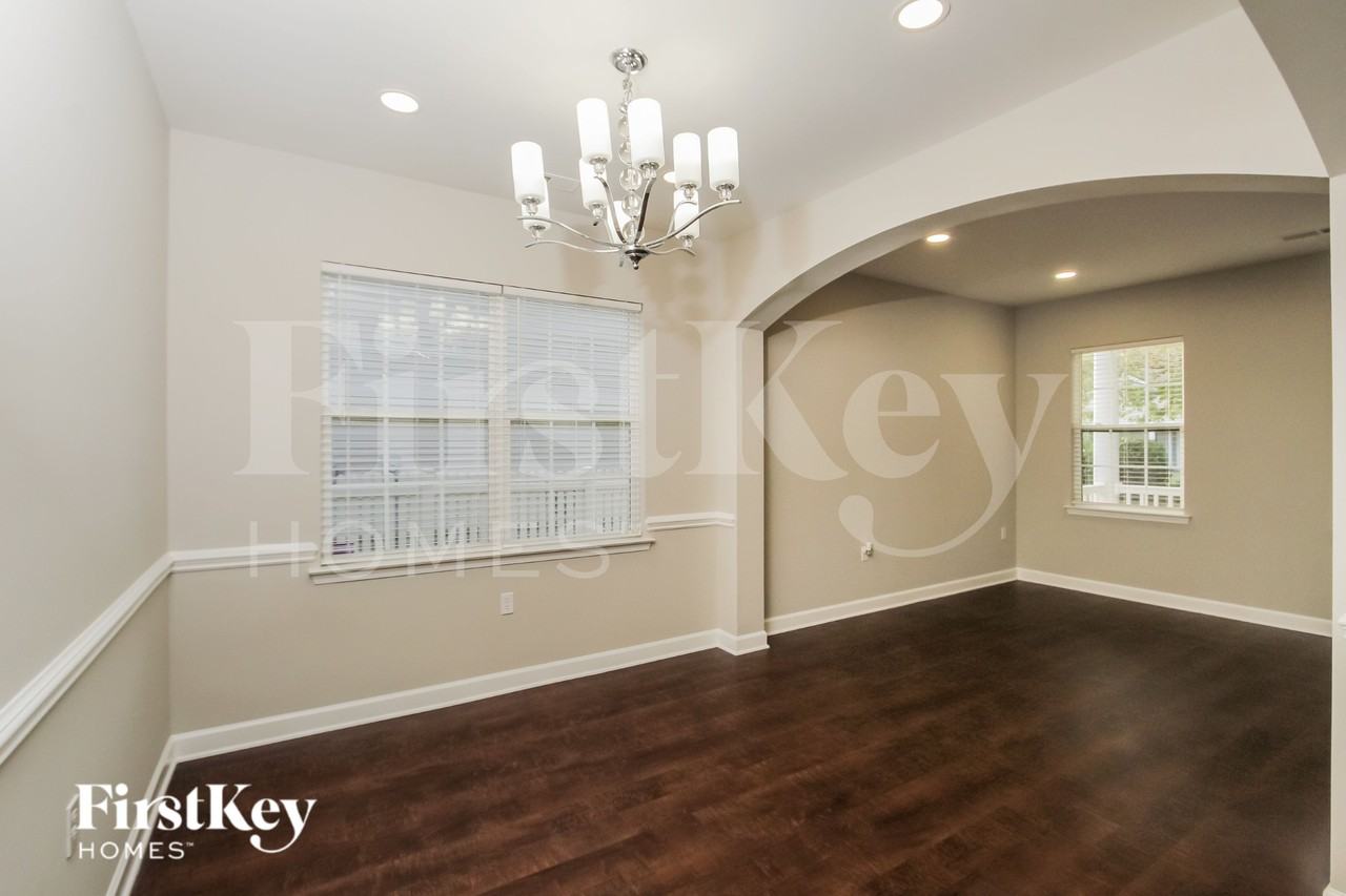 4204 High Shoals Dr - Photo 3 of 15
