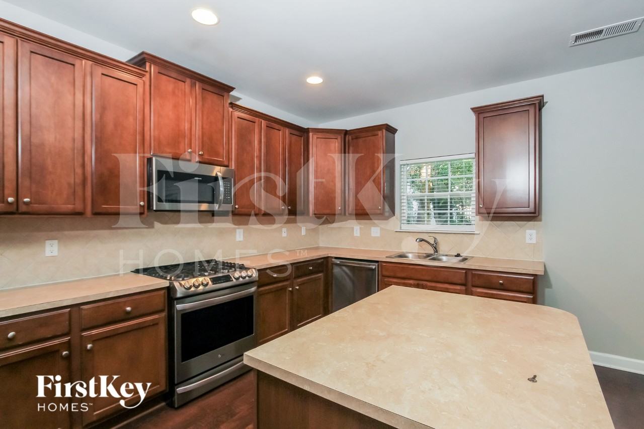 4204 High Shoals Dr - Photo 4 of 15