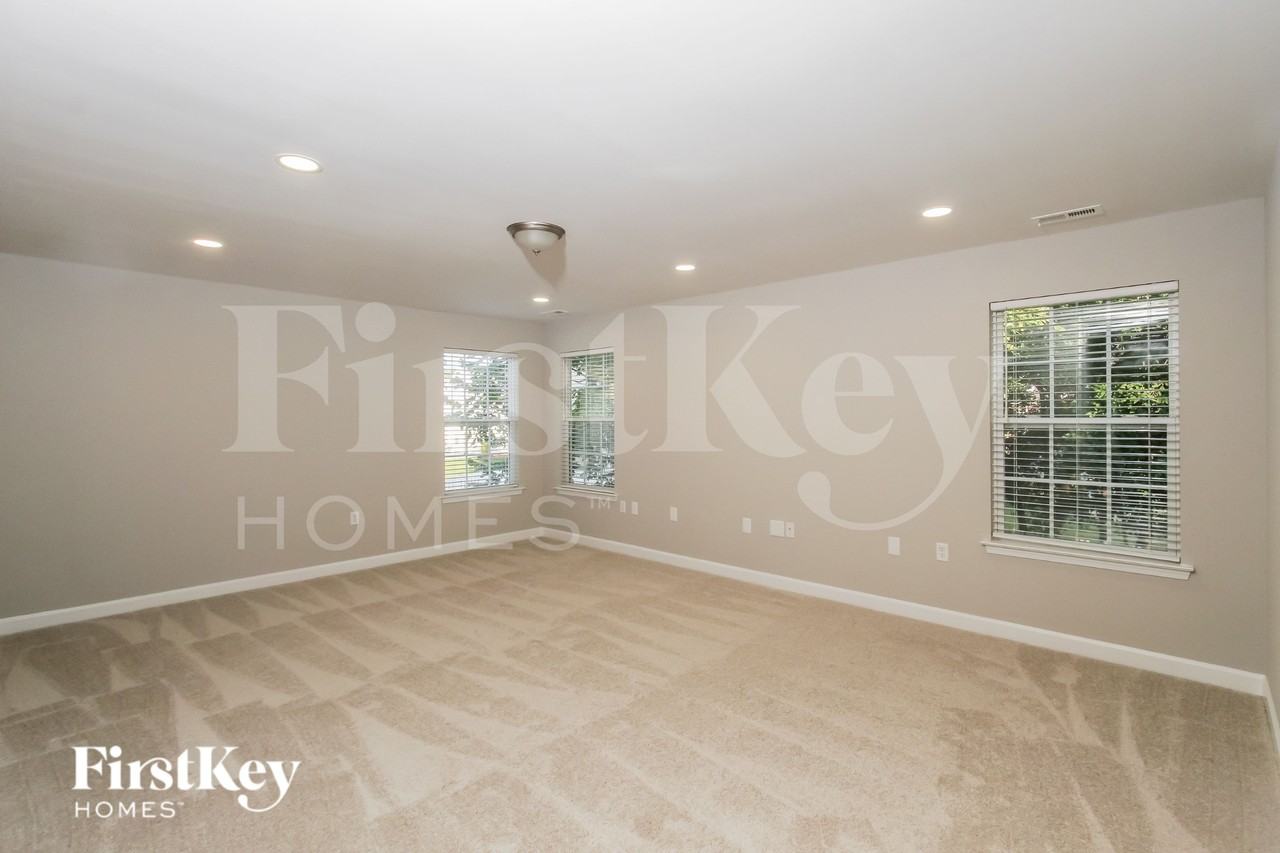 4204 High Shoals Dr - Photo 6 of 15