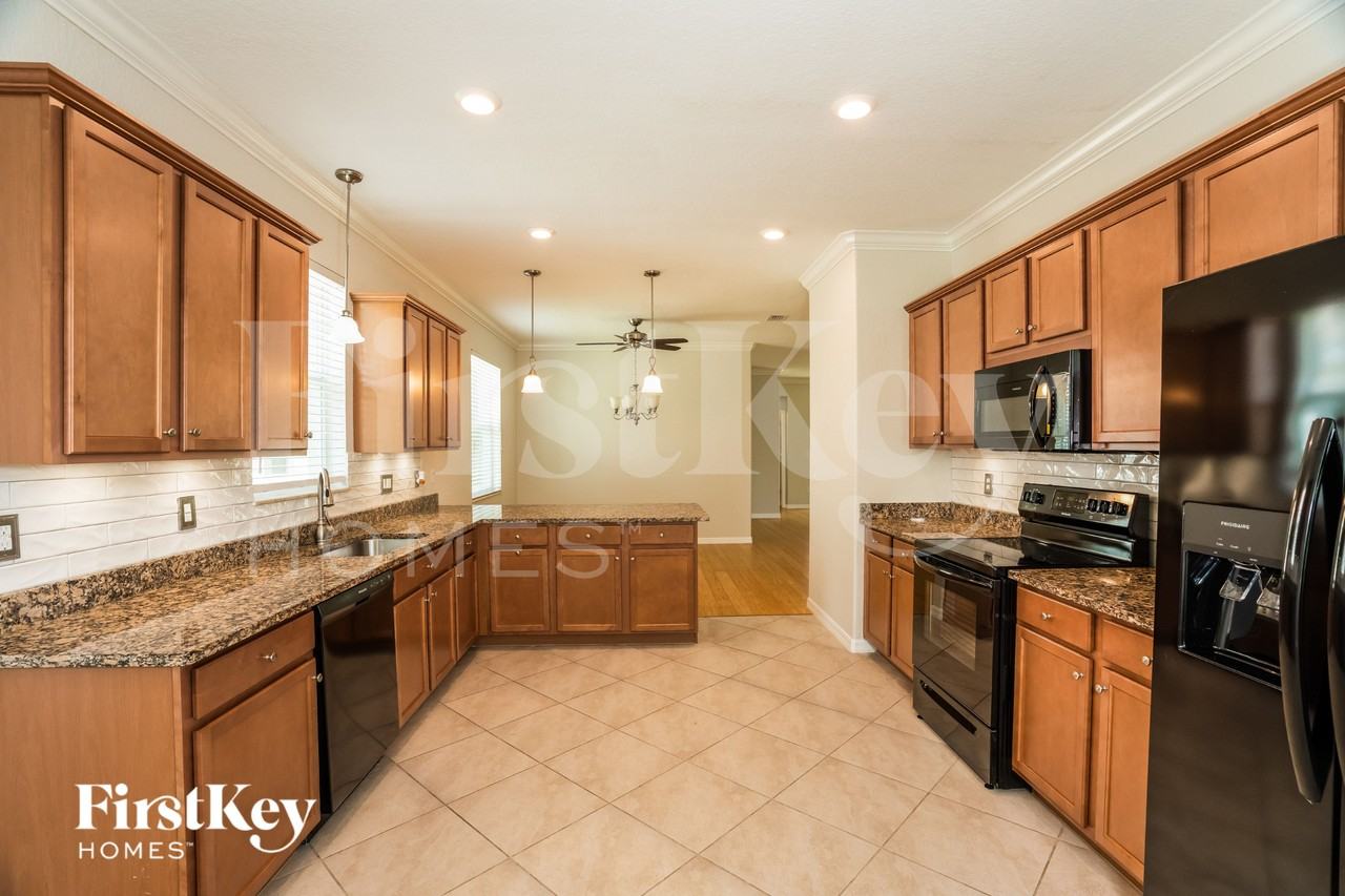 5089 Grand Cypress Blvd - Photo 6 of 16