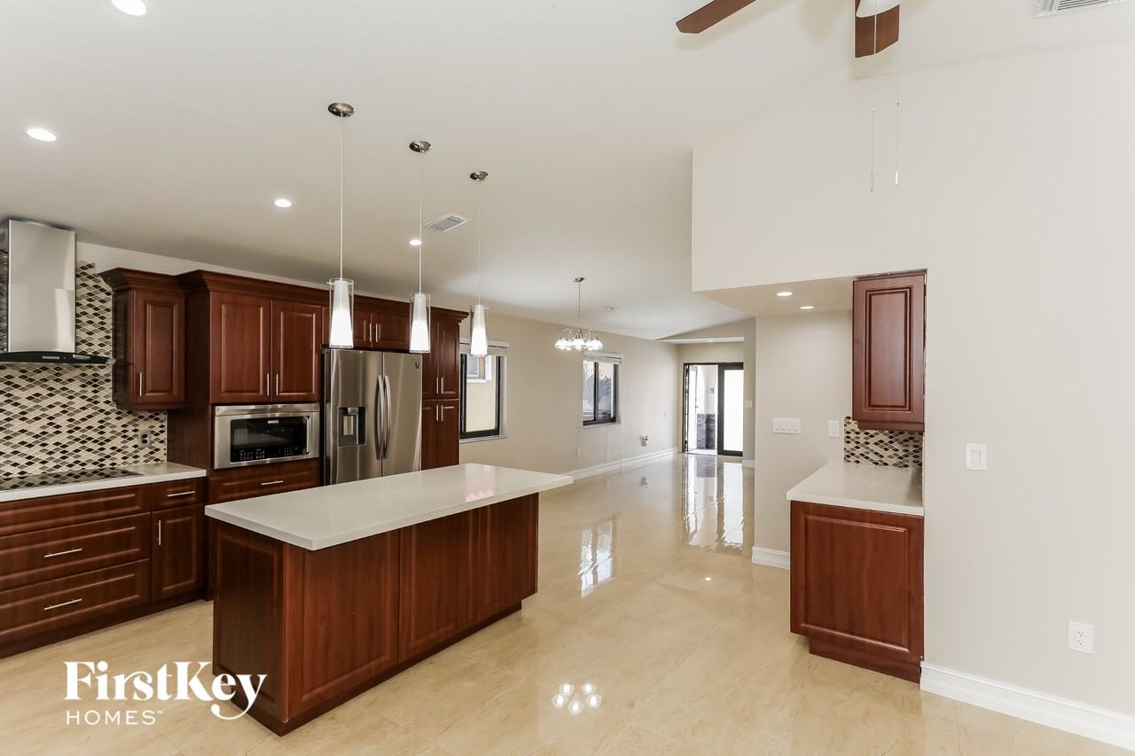 2884 W 73rd Ter - Photo 4 of 15
