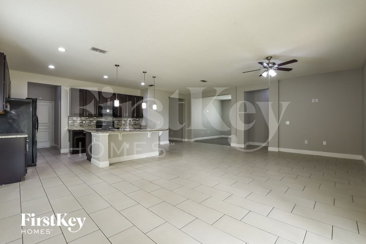 12018 Sumter Dr - Photo 3 of 16