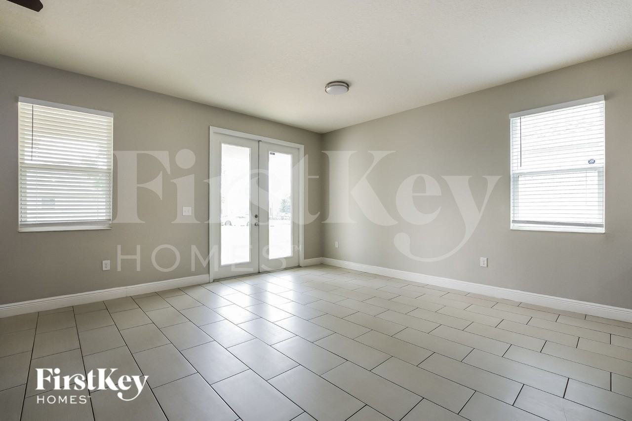12018 Sumter Dr - Photo 4 of 16