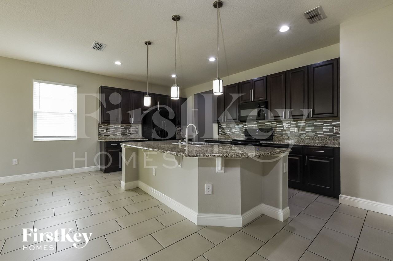 12018 Sumter Dr - Photo 5 of 16