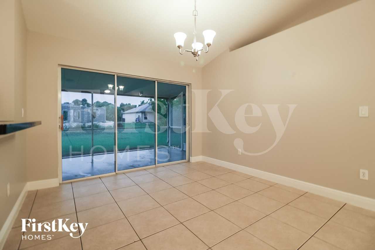 3707 7th St W - Photo 3 of 15