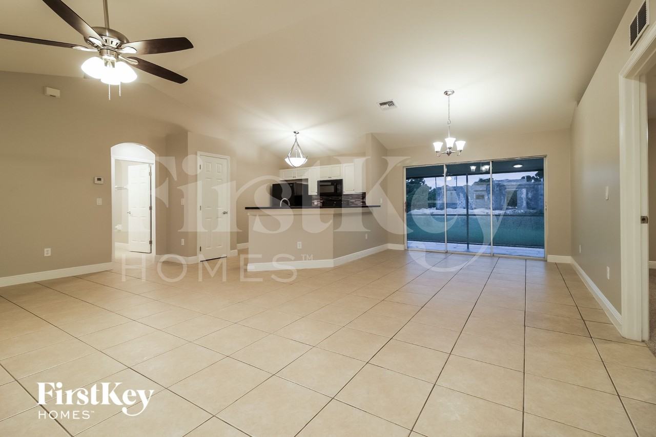 3707 7th St W - Photo 5 of 15