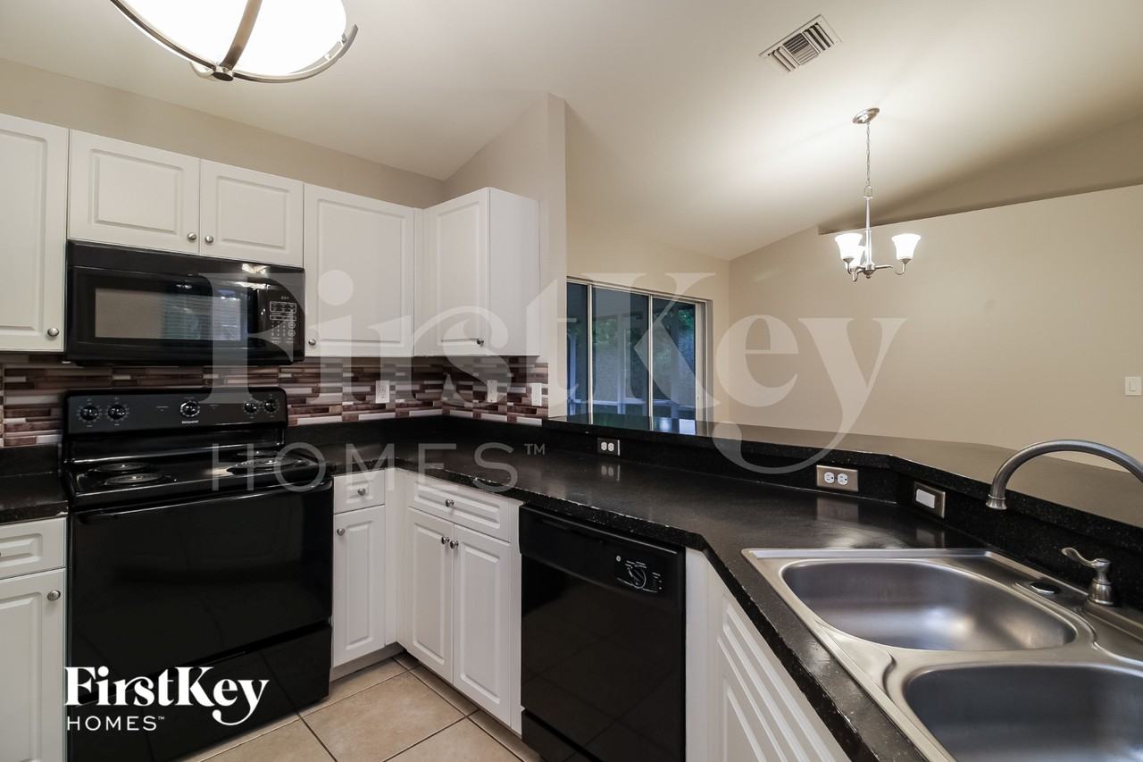 3707 7th St W - Photo 6 of 15