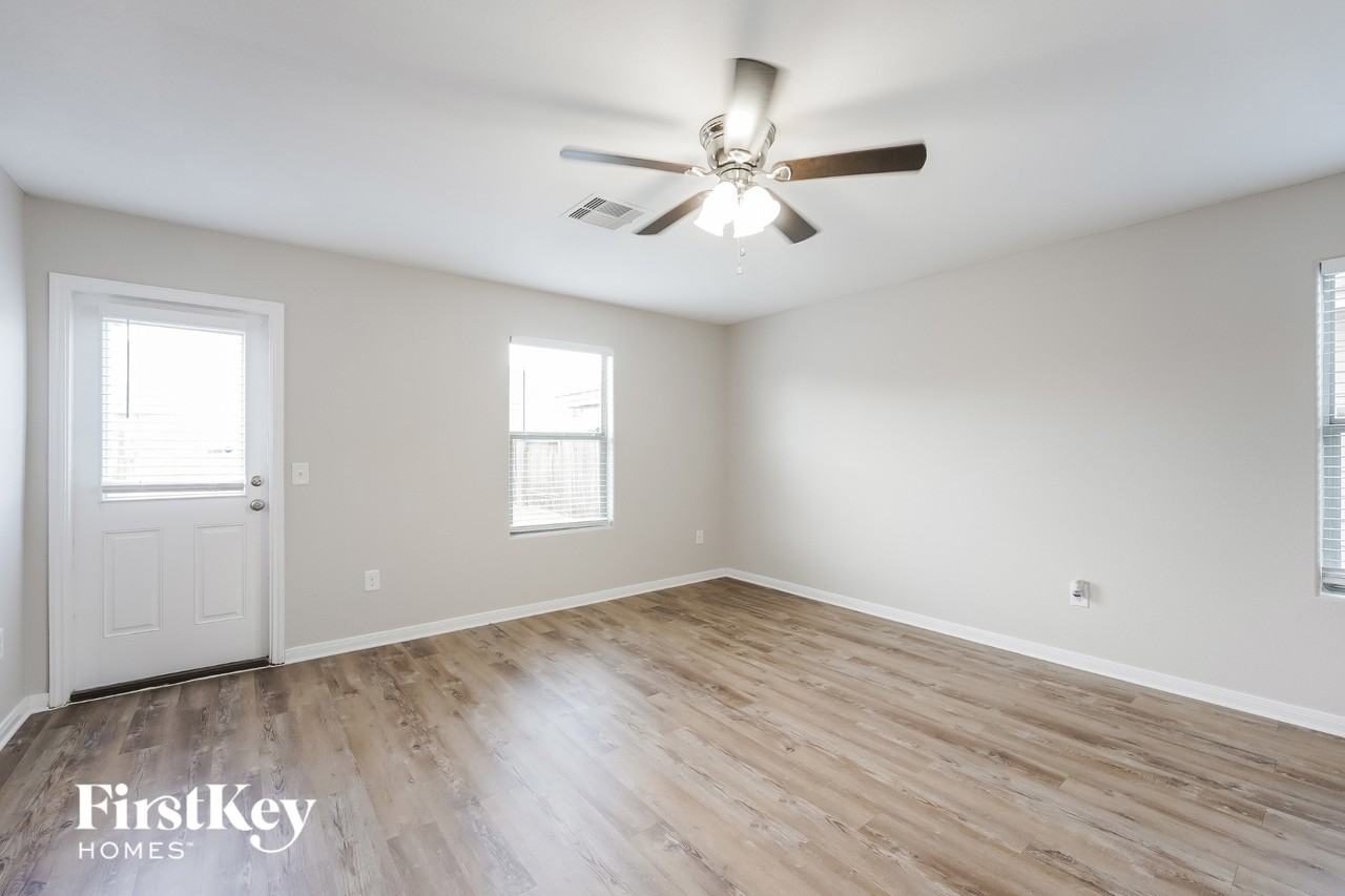 9923 Sanders Rose Ln - Photo 2 of 15