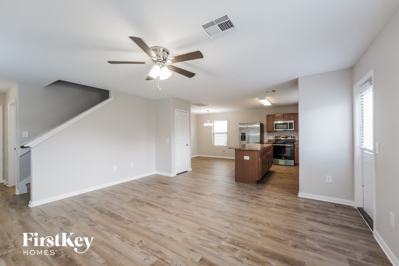 9923 Sanders Rose Ln - Photo 4 of 15