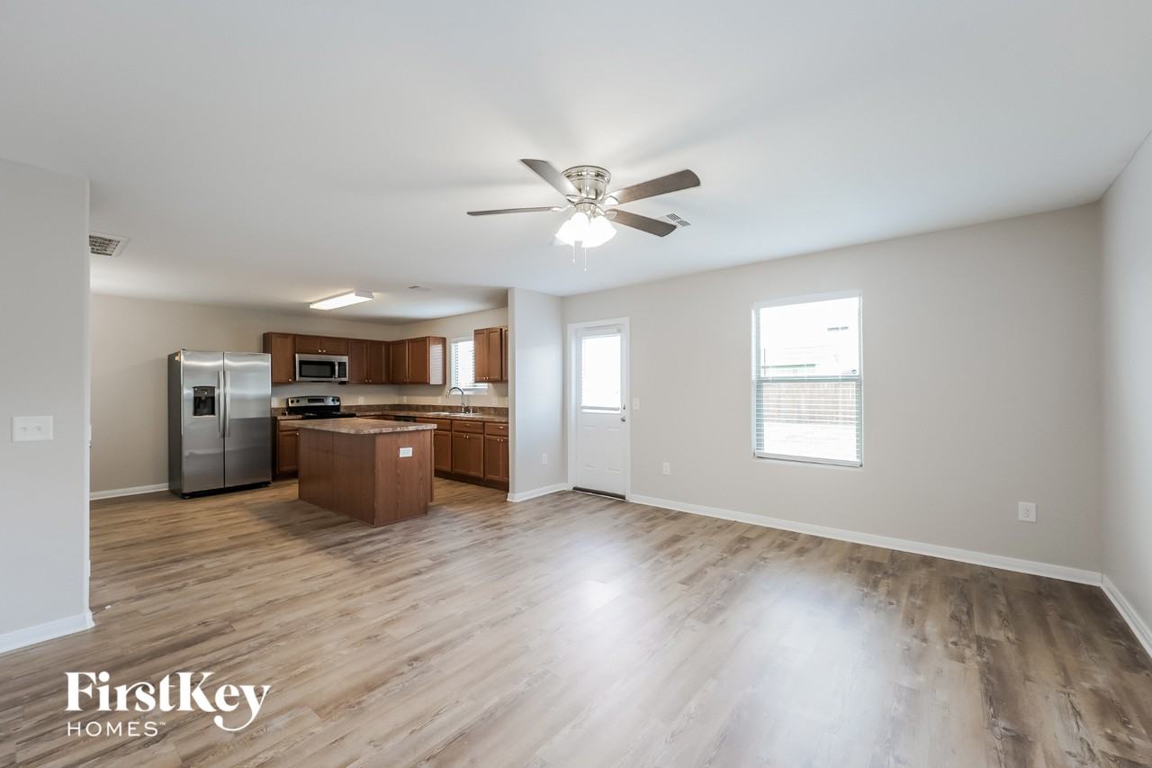 9923 Sanders Rose Ln - Photo 5 of 15