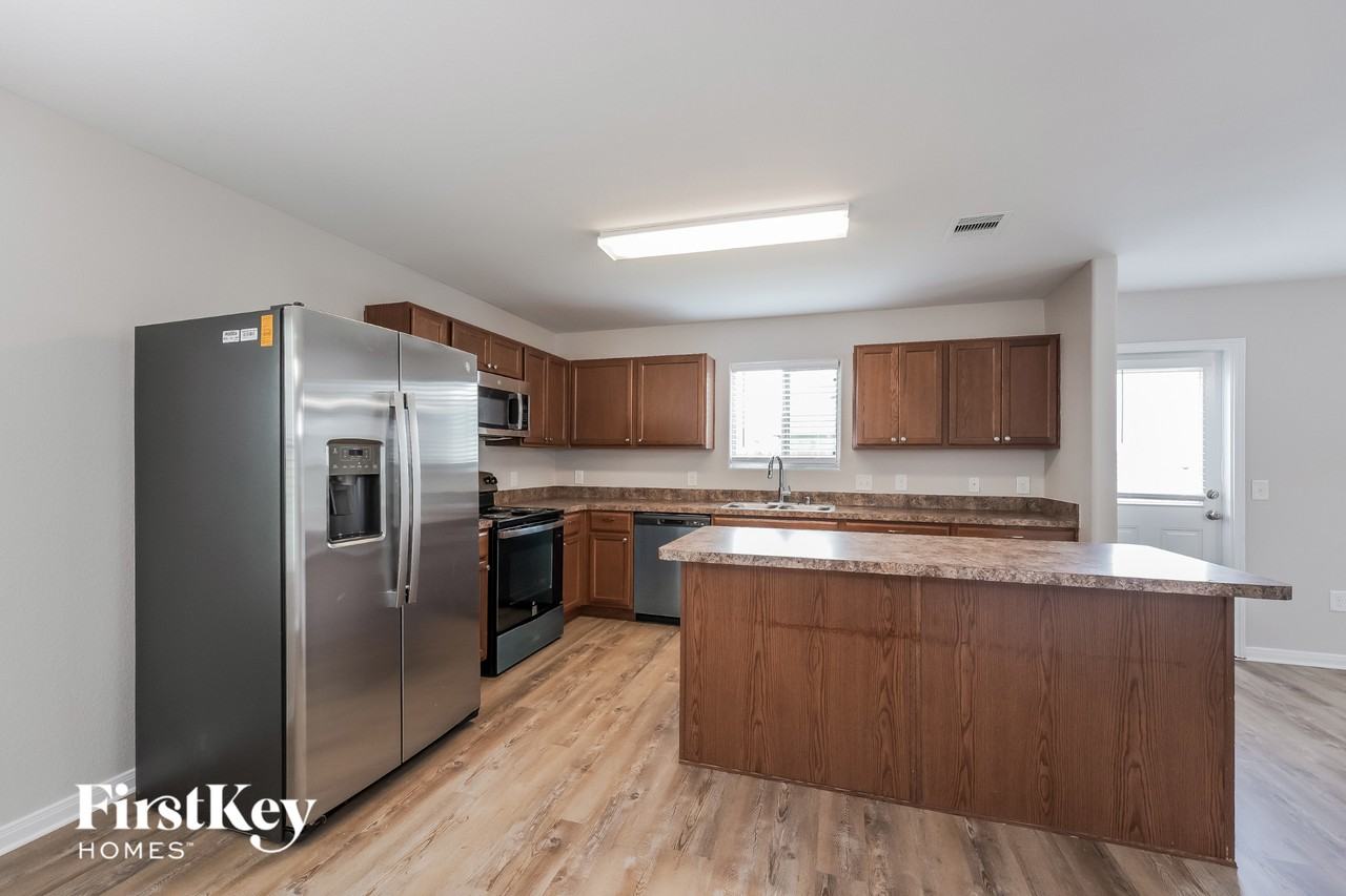 9923 Sanders Rose Ln - Photo 7 of 15