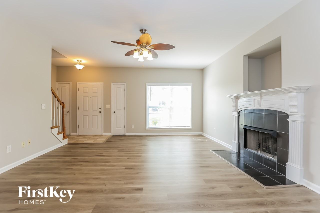 1934 Shafer Dr - Photo 4 of 15