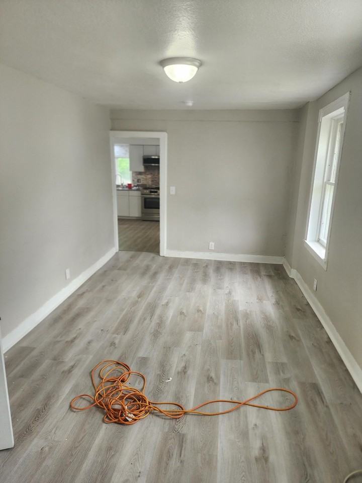94 Bristol St 1st Fl #1 - Photo 4 of 7